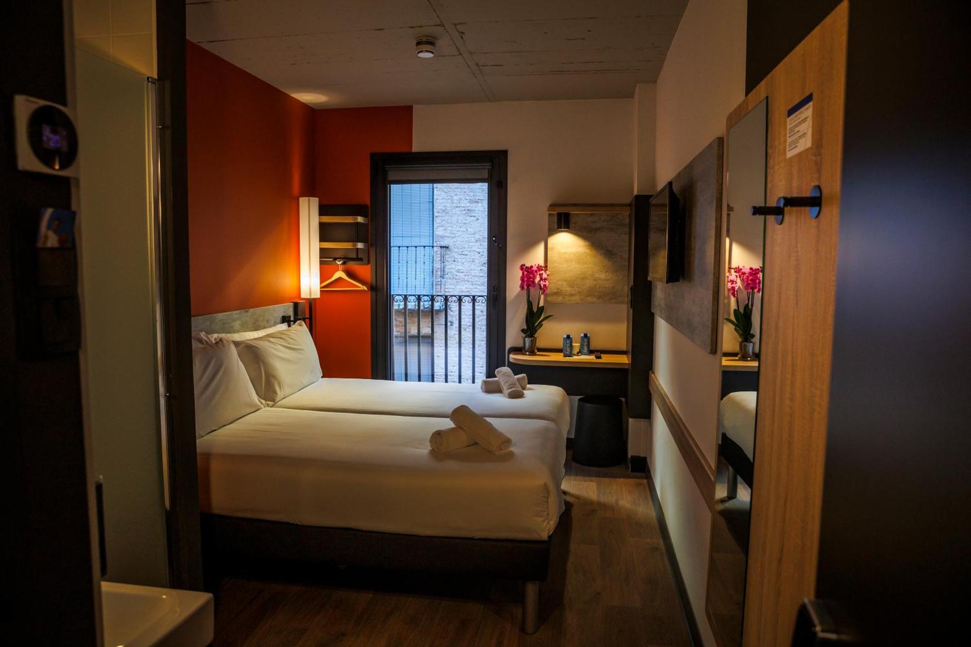 Ibis Budget Logrono Centro Екстериор снимка