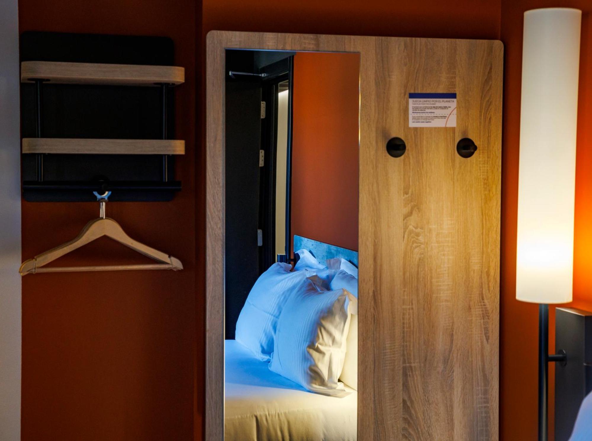 Ibis Budget Logrono Centro Екстериор снимка