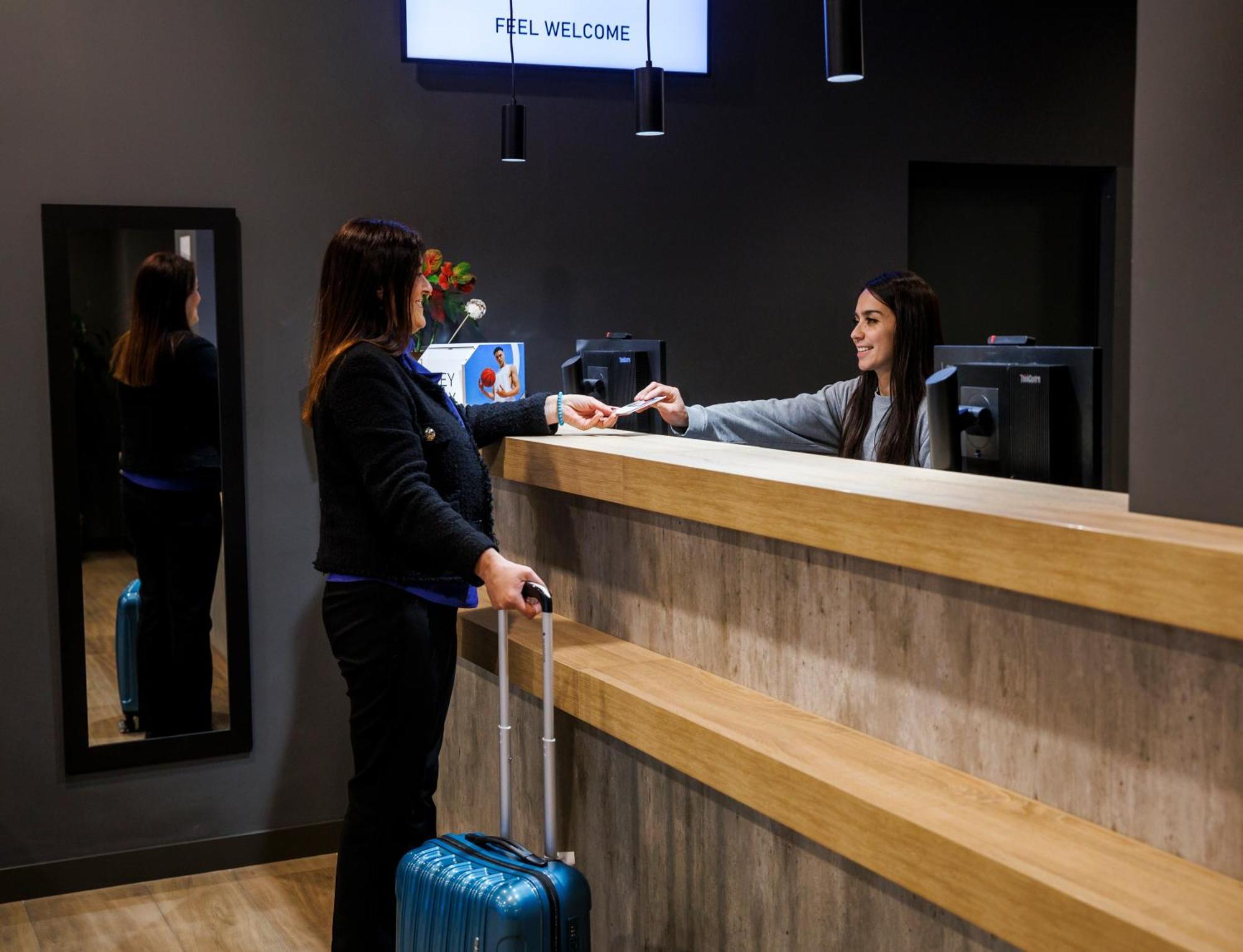 Ibis Budget Logrono Centro Екстериор снимка