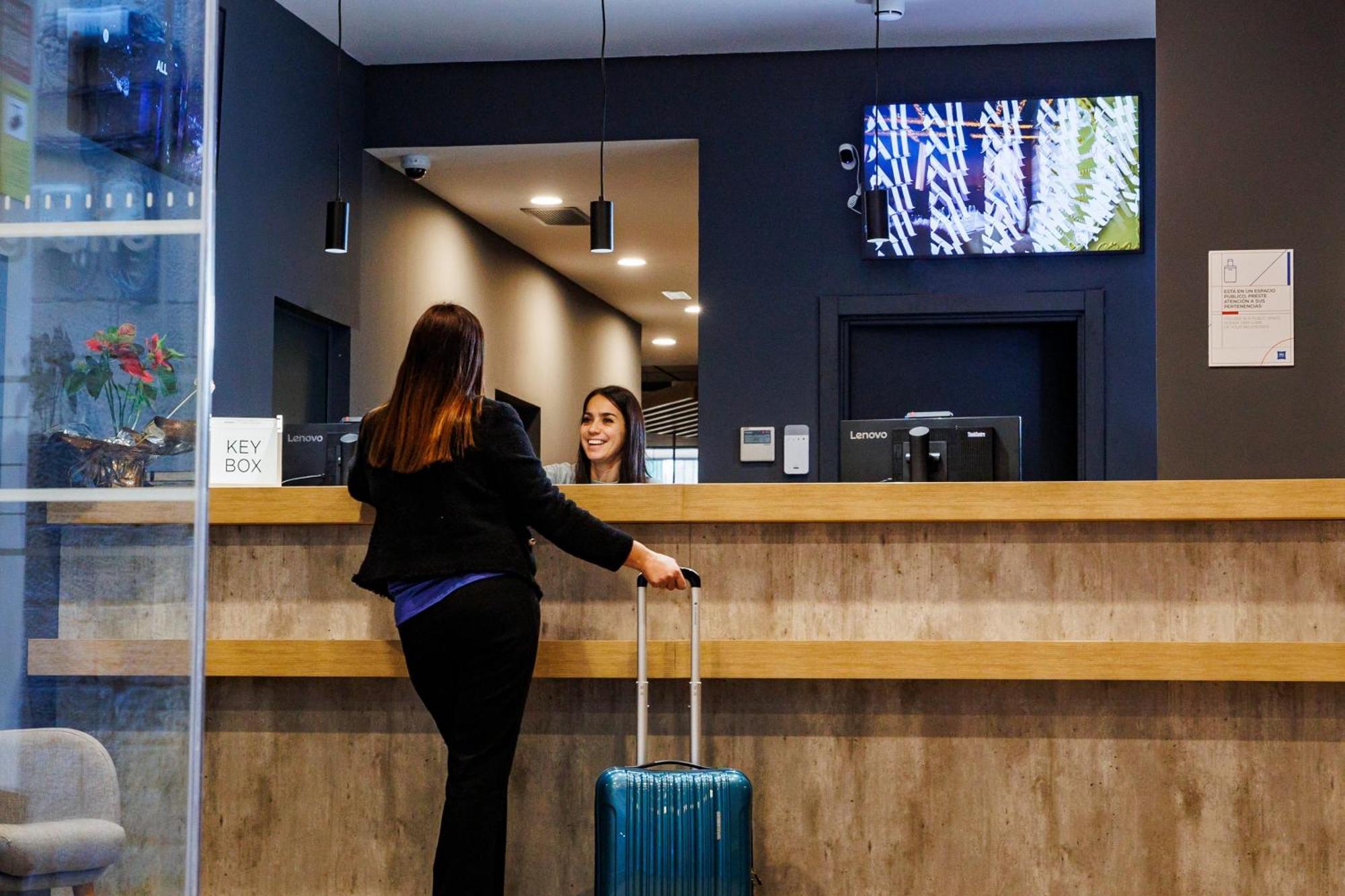 Ibis Budget Logrono Centro Екстериор снимка
