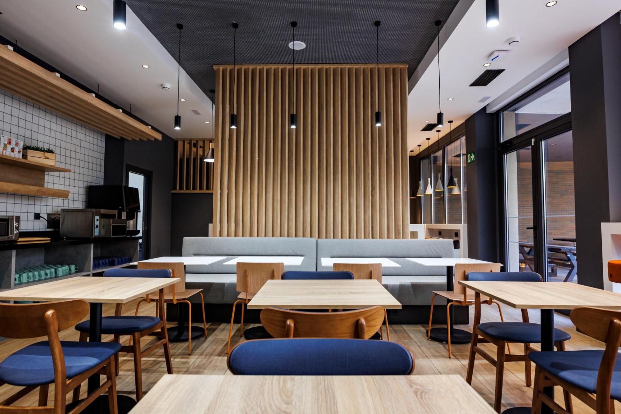 Ibis Budget Logrono Centro Екстериор снимка
