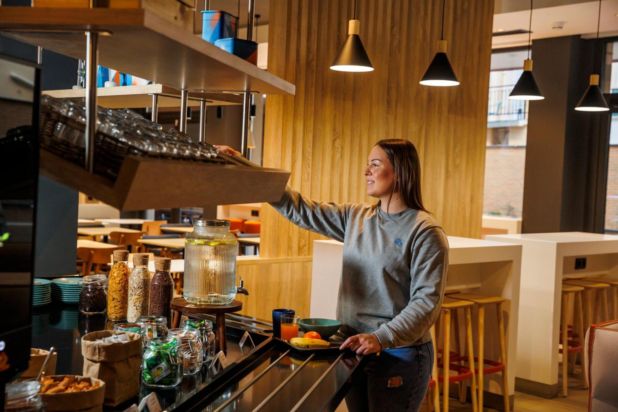Ibis Budget Logrono Centro Екстериор снимка