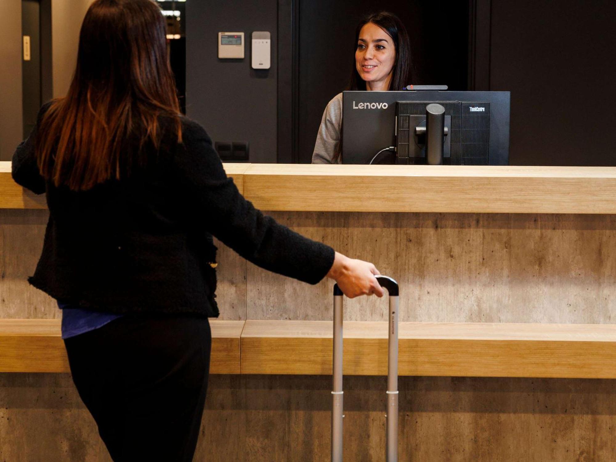 Ibis Budget Logrono Centro Екстериор снимка