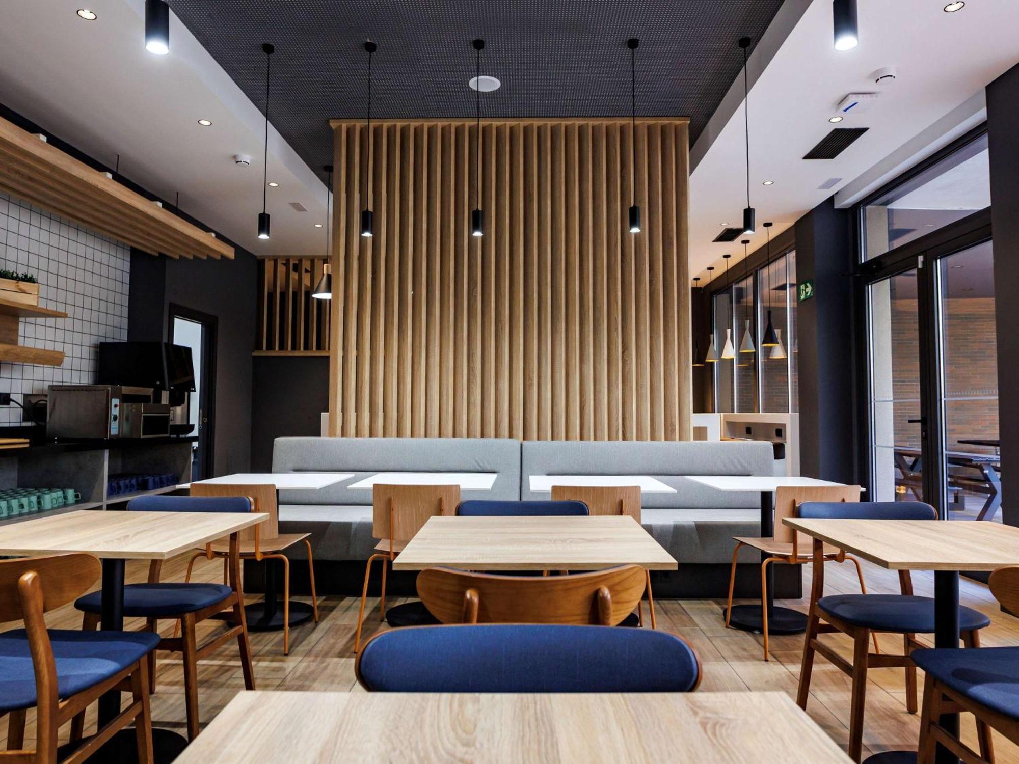 Ibis Budget Logrono Centro Екстериор снимка