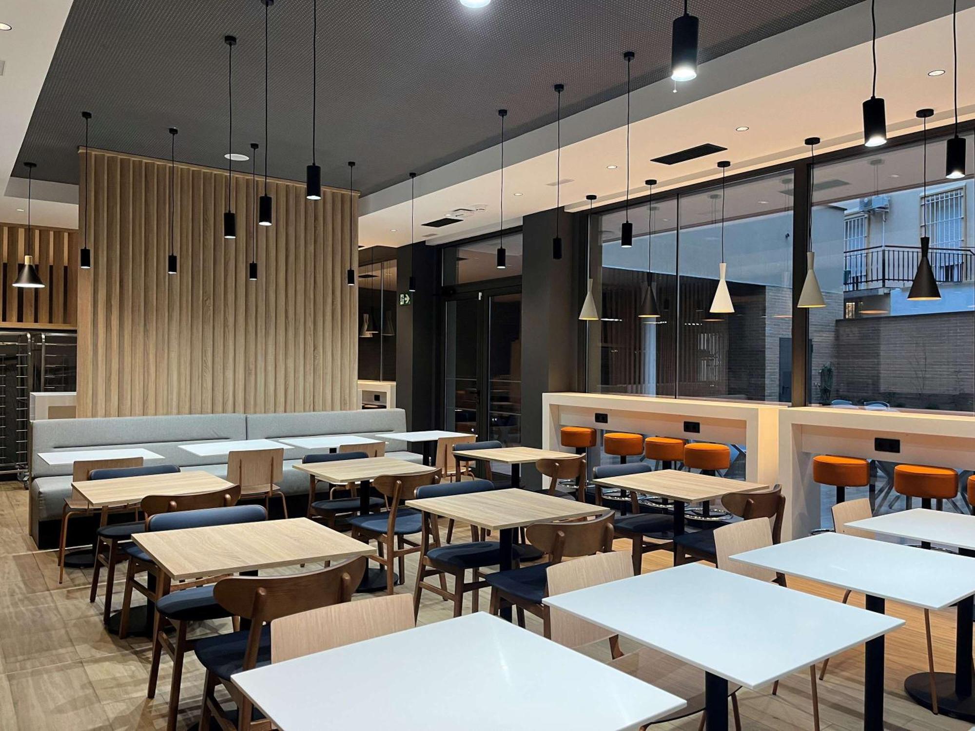 Ibis Budget Logrono Centro Екстериор снимка