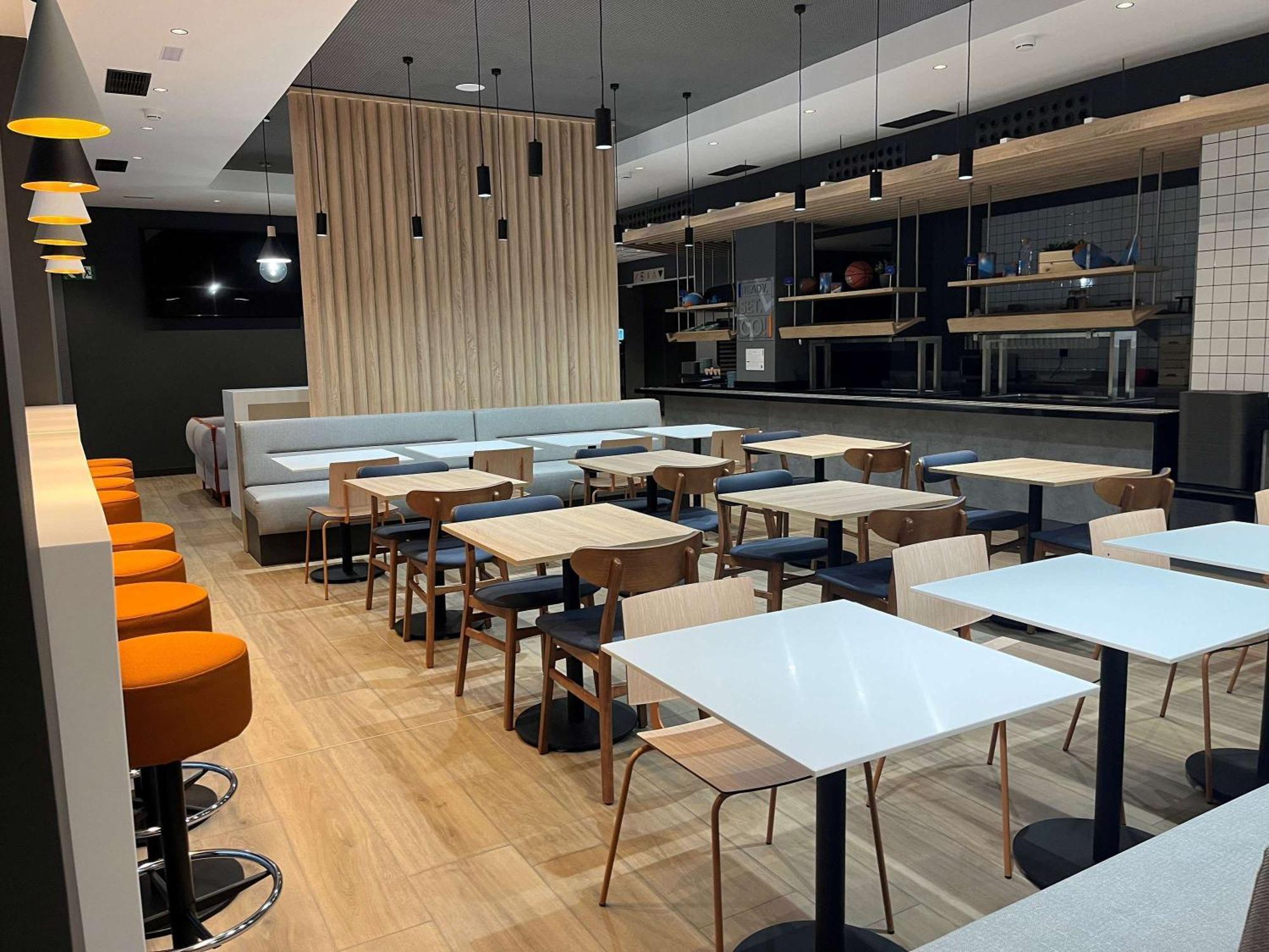 Ibis Budget Logrono Centro Екстериор снимка