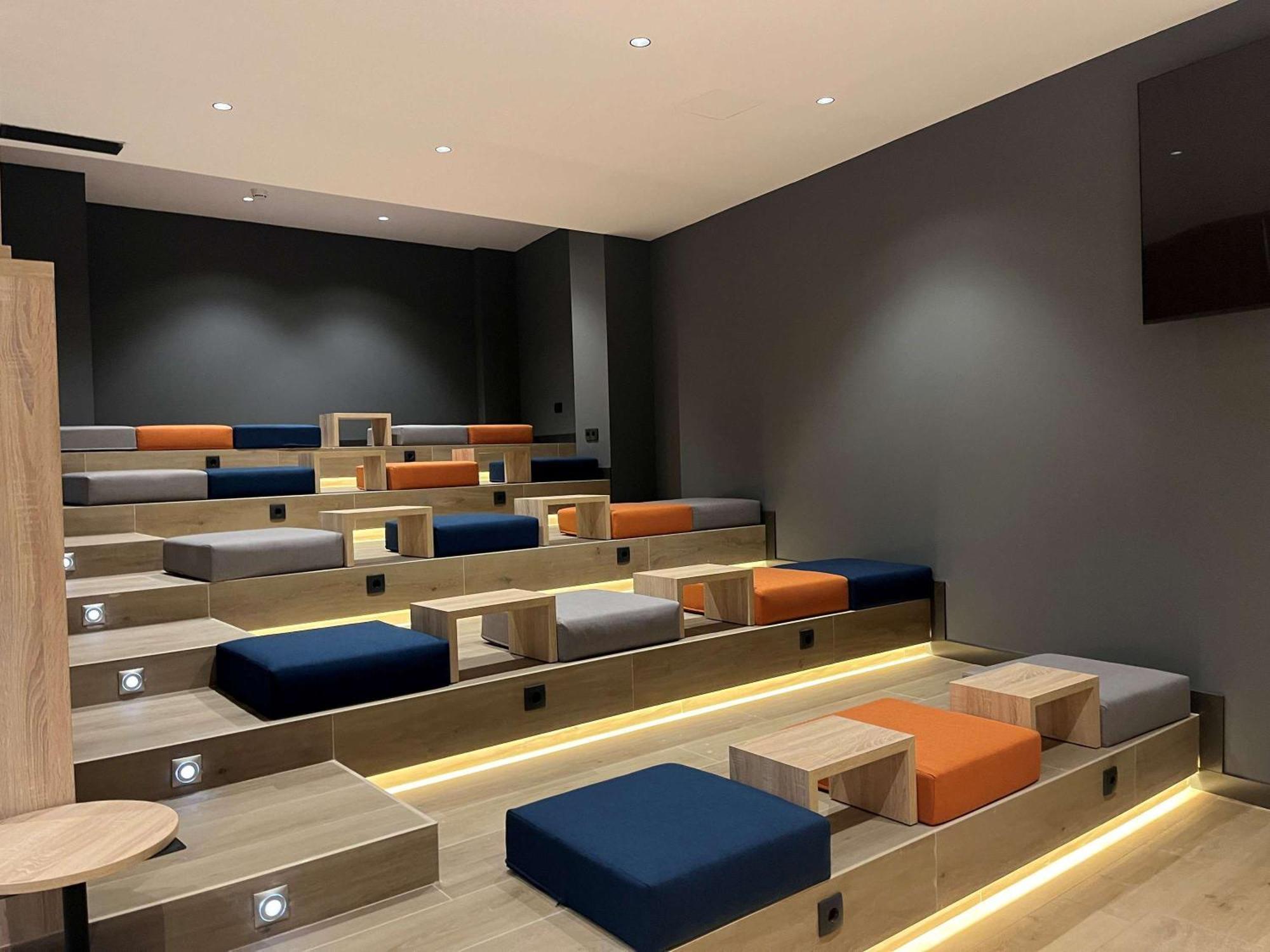 Ibis Budget Logrono Centro Екстериор снимка